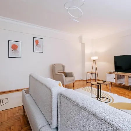 Central Flat Near Cevahir Mall And Metro In Sisli Apartmán