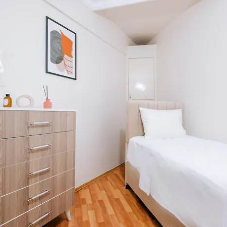 Central Flat Near Cevahir Mall And Metro In Sisli 公寓 *